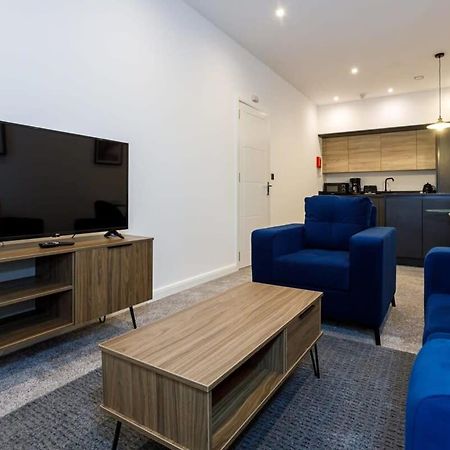 Contemporary 1 Bed Apartment Central בולטון מראה חיצוני תמונה