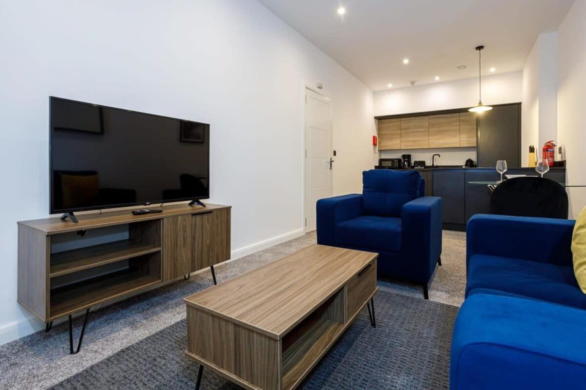 Contemporary 1 Bed Apartment Central בולטון מראה חיצוני תמונה